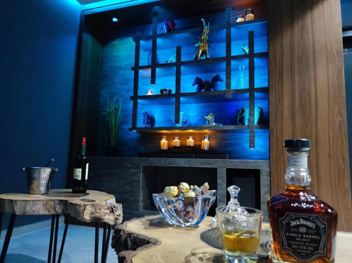 Pentlux - Spa Penthouse In The Heart Of Skopje Ngoại thất bức ảnh