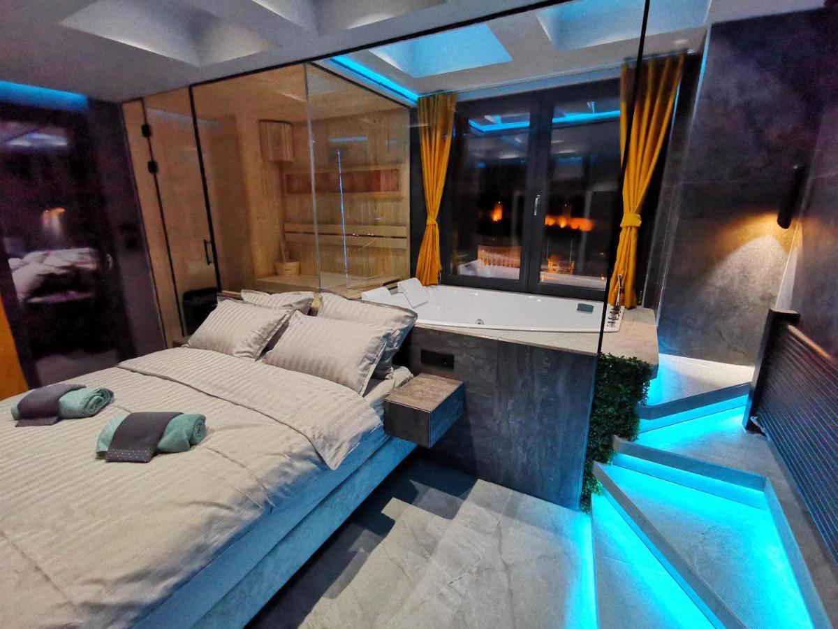 Pentlux - Spa Penthouse In The Heart Of Skopje Ngoại thất bức ảnh