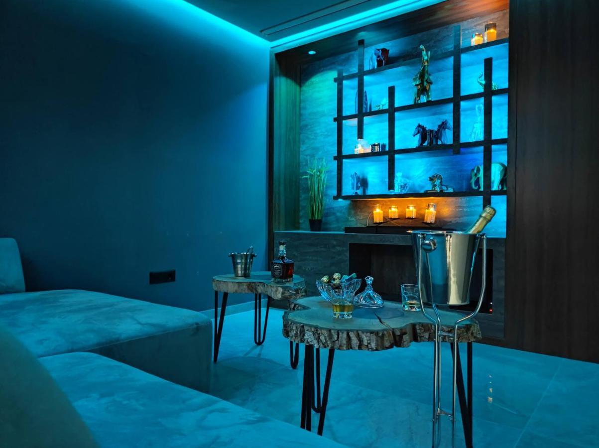 Pentlux - Spa Penthouse In The Heart Of Skopje Ngoại thất bức ảnh