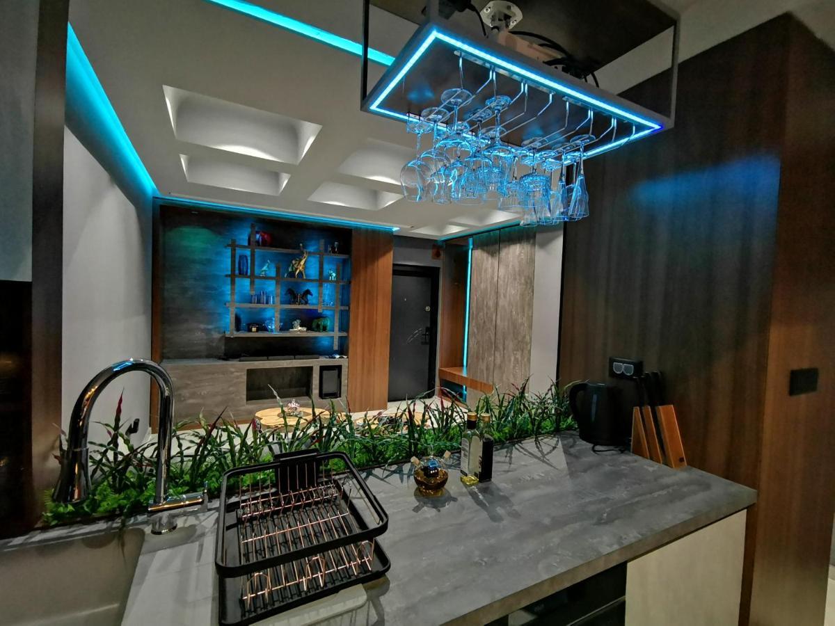 Pentlux - Spa Penthouse In The Heart Of Skopje Ngoại thất bức ảnh