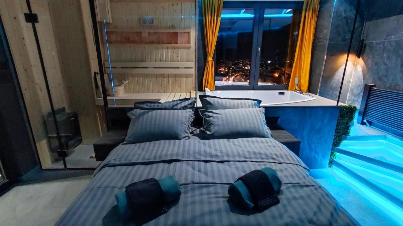 Pentlux - Spa Penthouse In The Heart Of Skopje Ngoại thất bức ảnh