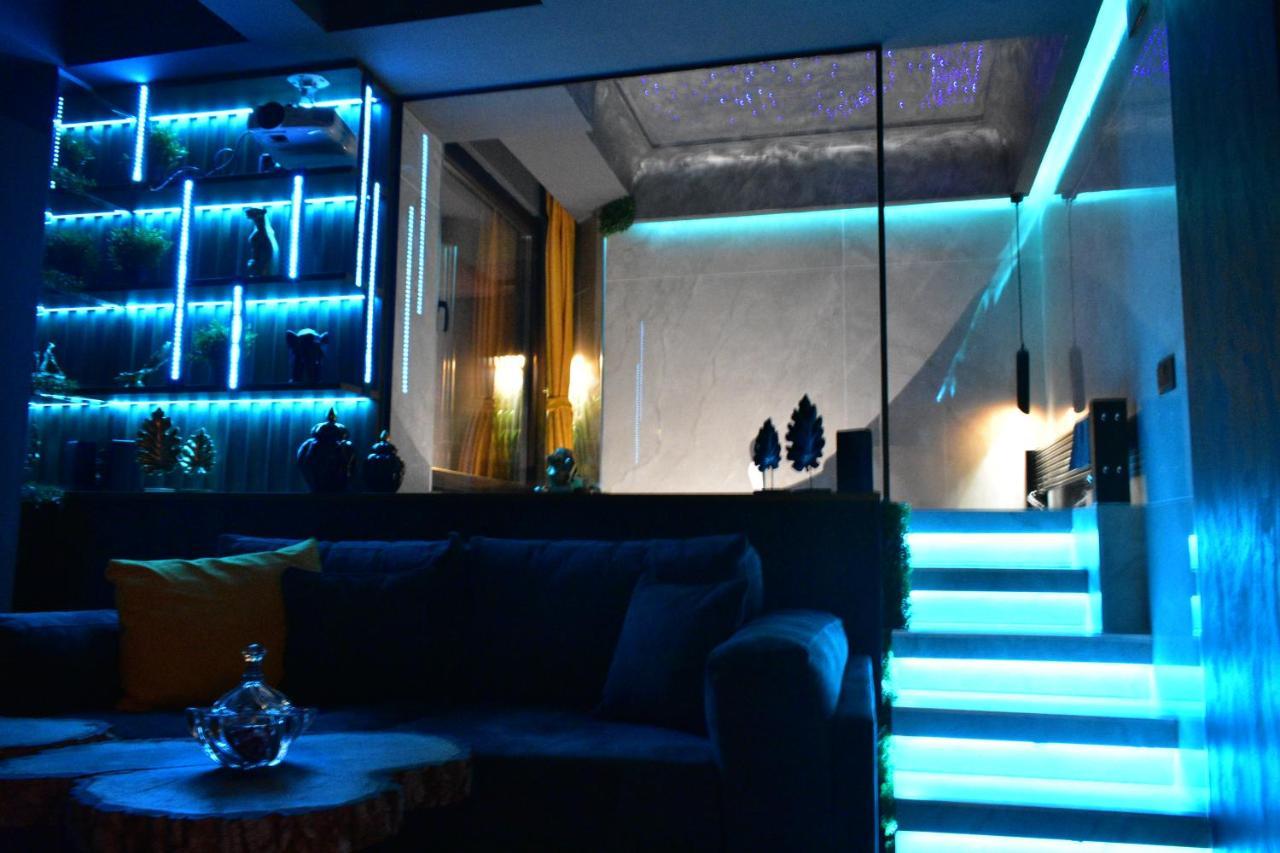 Pentlux - Spa Penthouse In The Heart Of Skopje Ngoại thất bức ảnh
