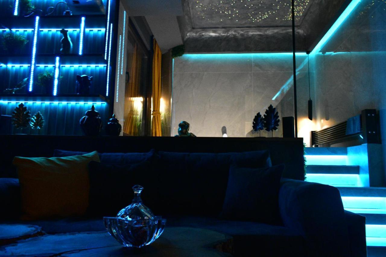 Pentlux - Spa Penthouse In The Heart Of Skopje Ngoại thất bức ảnh