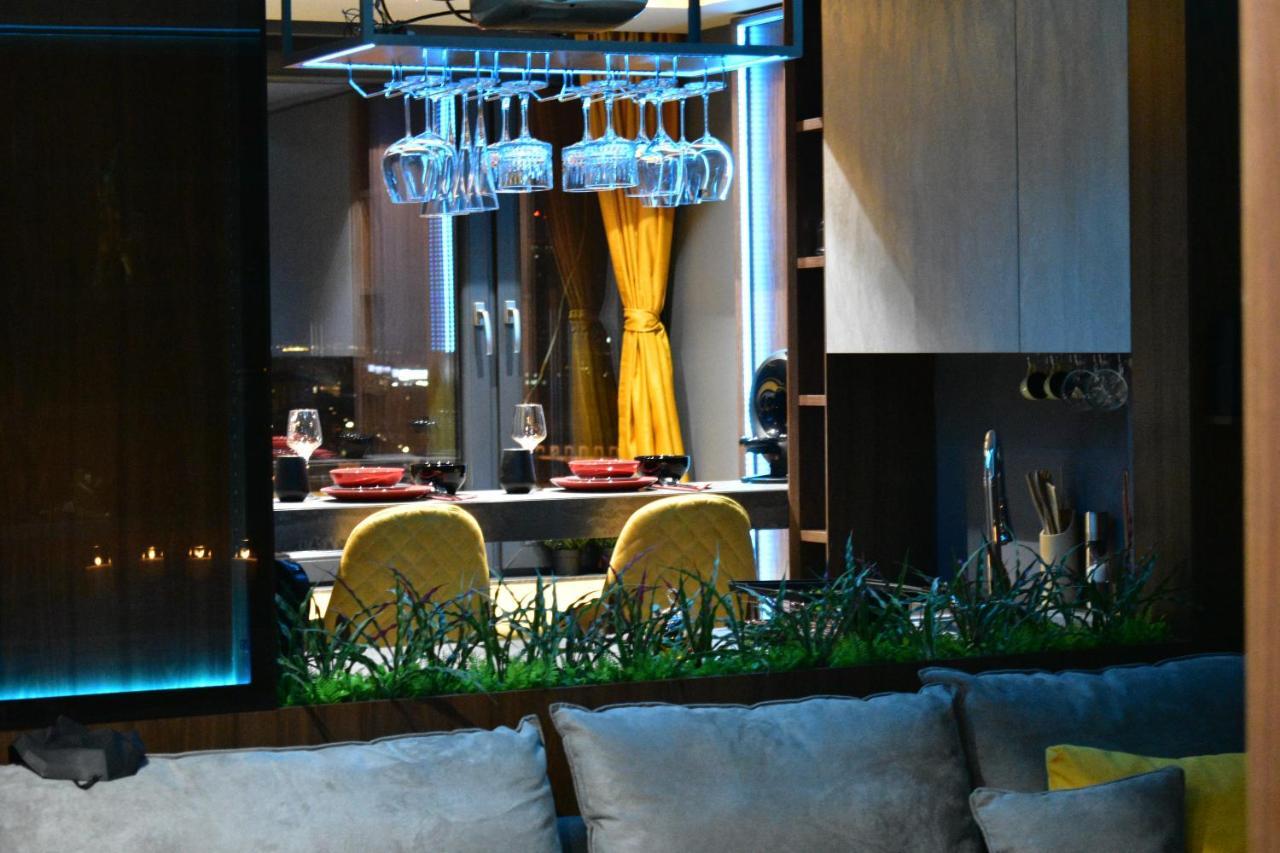 Pentlux - Spa Penthouse In The Heart Of Skopje Ngoại thất bức ảnh