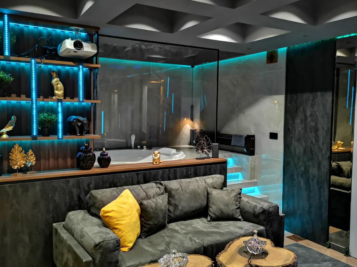 Pentlux - Spa Penthouse In The Heart Of Skopje Ngoại thất bức ảnh