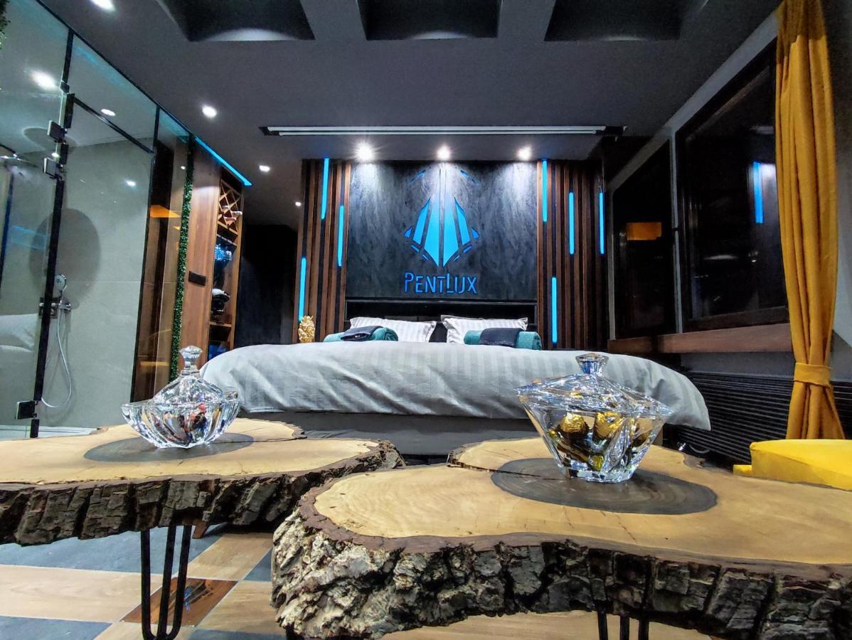 Pentlux - Spa Penthouse In The Heart Of Skopje Ngoại thất bức ảnh