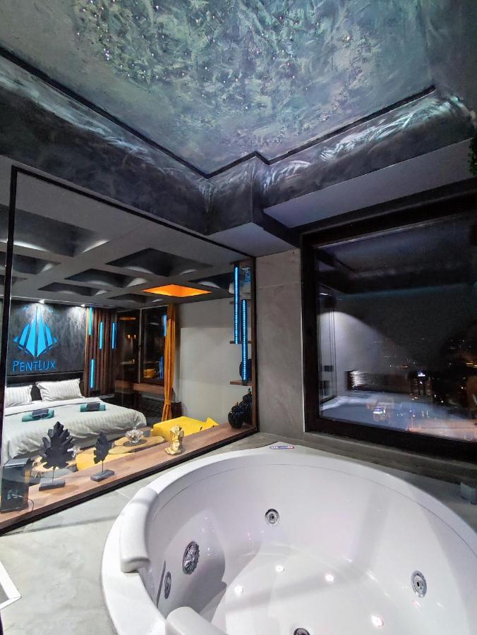 Pentlux - Spa Penthouse In The Heart Of Skopje Ngoại thất bức ảnh