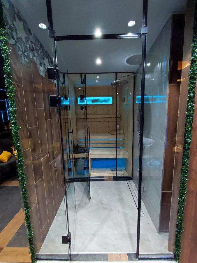 Pentlux - Spa Penthouse In The Heart Of Skopje Ngoại thất bức ảnh