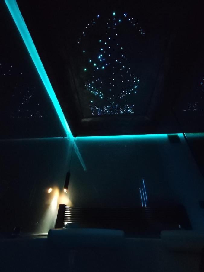 Pentlux - Spa Penthouse In The Heart Of Skopje Ngoại thất bức ảnh