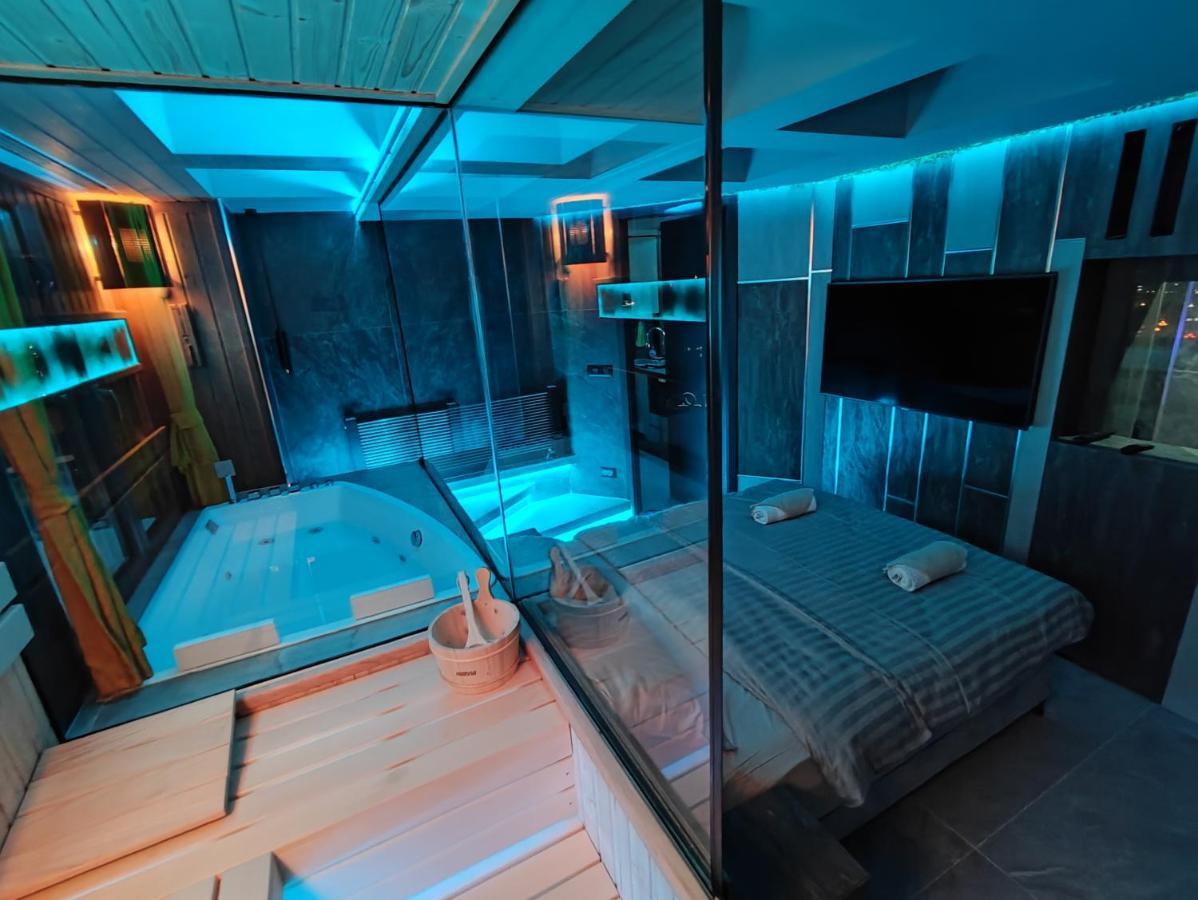 Pentlux - Spa Penthouse In The Heart Of Skopje Ngoại thất bức ảnh