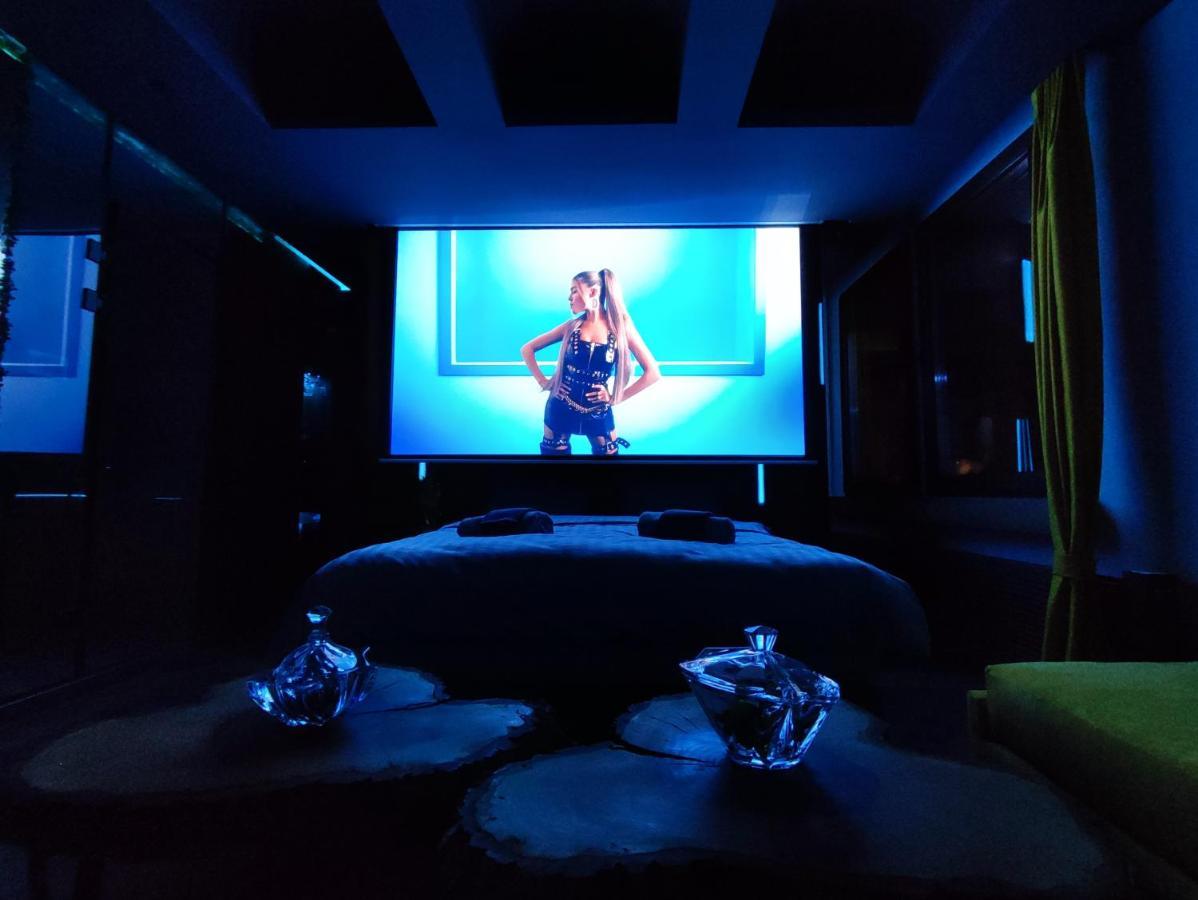 Pentlux - Spa Penthouse In The Heart Of Skopje Ngoại thất bức ảnh